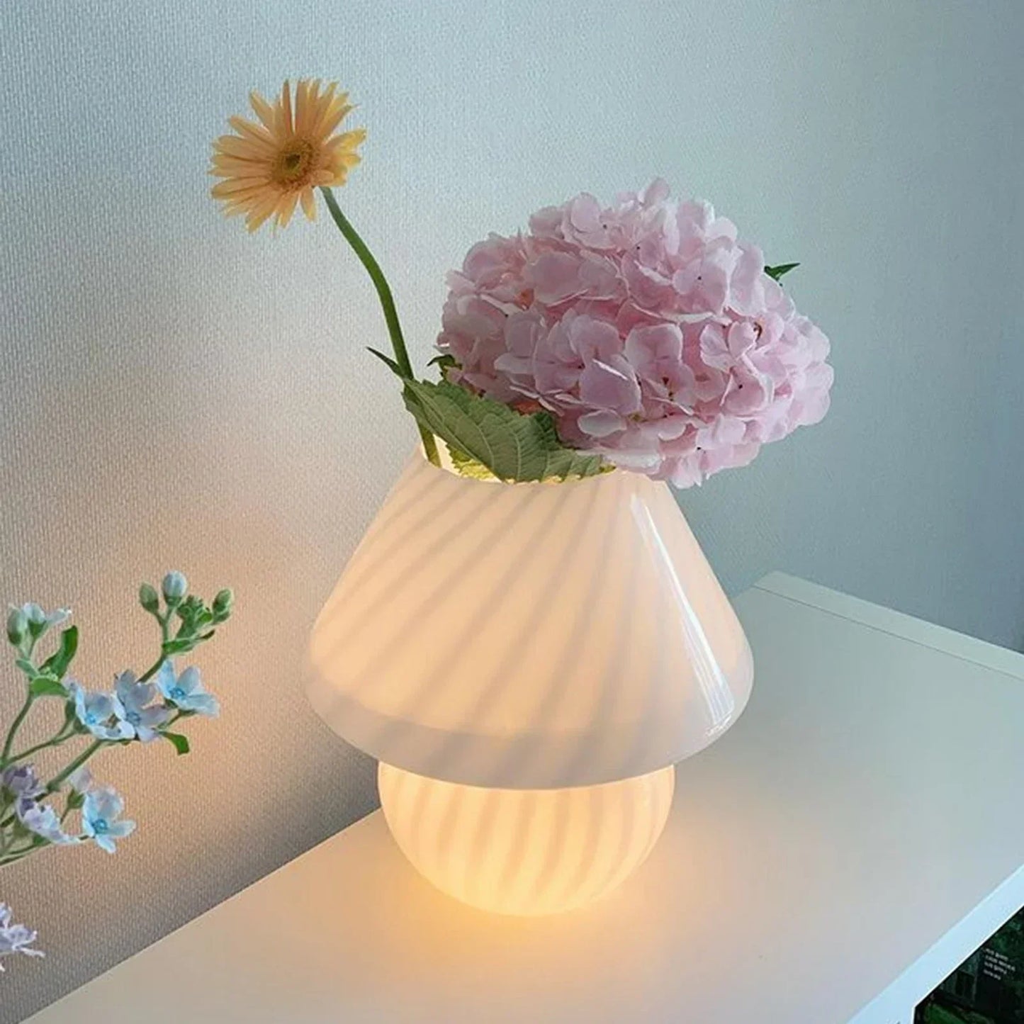 Garduru - Moderne Glas Tischlampe für einen gemütlichen und stilvollen Raum