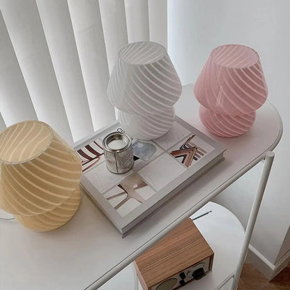 Garduru - Moderne Glas Tischlampe für einen gemütlichen und stilvollen Raum