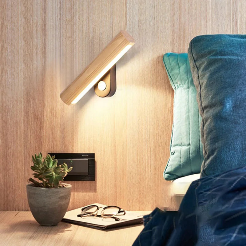 WoodGlow - LED Schlafzimmer-Wandlampe aus Holz