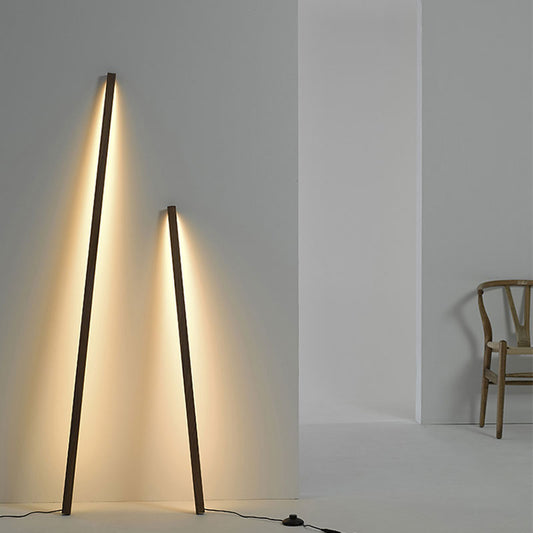 Nordische minimalistische Stehlampe aus Holz – raffiniert und modern