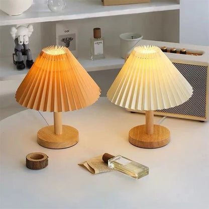 NordGlow Faltbare Tischlampe mit Falten - USB-betriebene Nachtlampe