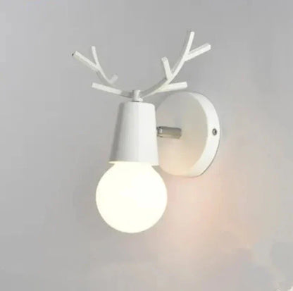 Elegante Wandleuchte mit Geweih-Thema | NatureGlow
