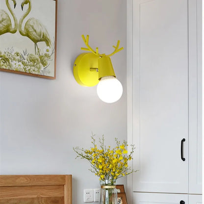 Elegante Wandleuchte mit Geweih-Thema | NatureGlow