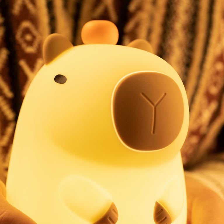 Orange Capybara Squishy Silikon LED Nachtlicht - Perfektes Geschenk für Kinder und Mädchen