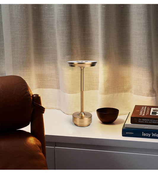 Moderne Stehlampe für Tisch