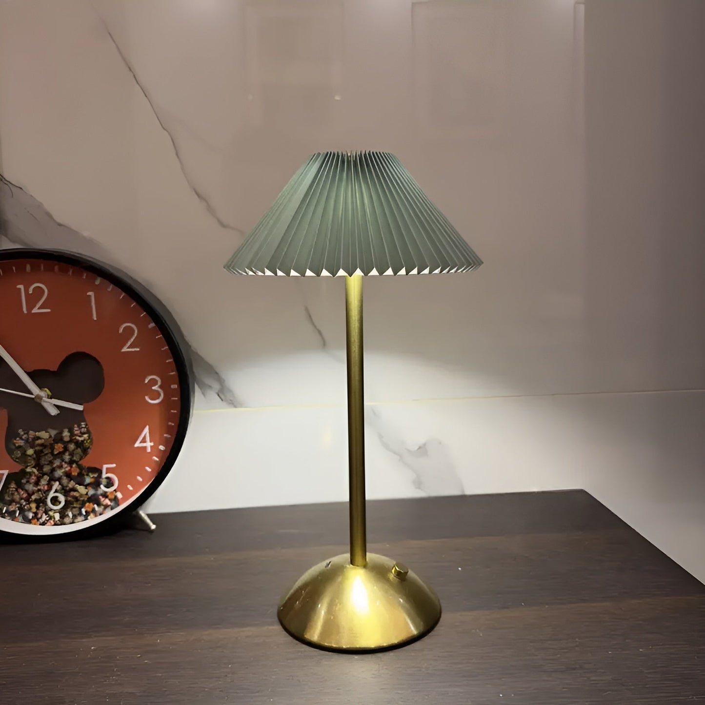 LumiFlex – Drahtlose Tischlampe mit elegantem Design und einstellbarer LED-Beleuchtung
