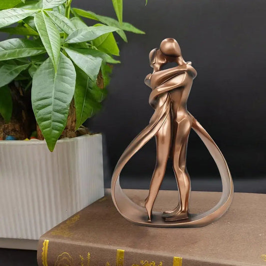 Zeitgenössische Liebes-Skulptur – Elegante Darstellung von Liebe und Verbindung