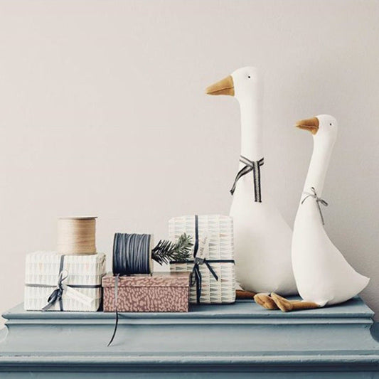 Cottagecore-Plüsch in Gänseform – Ländliche Eleganz für Klein und Groß