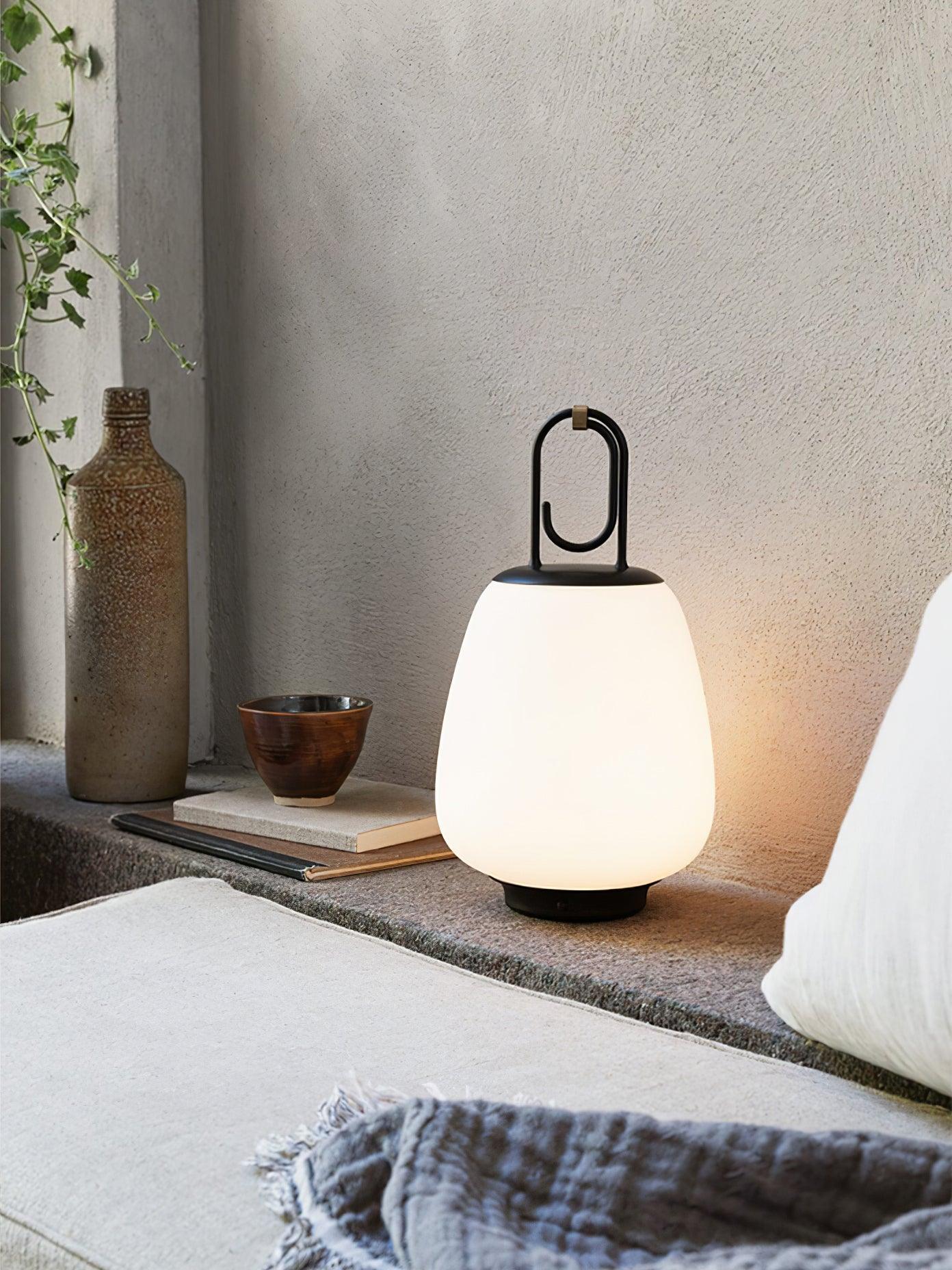 Portable Tischlampe mit USB-Aufladung – Elegantes skandinavisches Design und dimmbares Licht