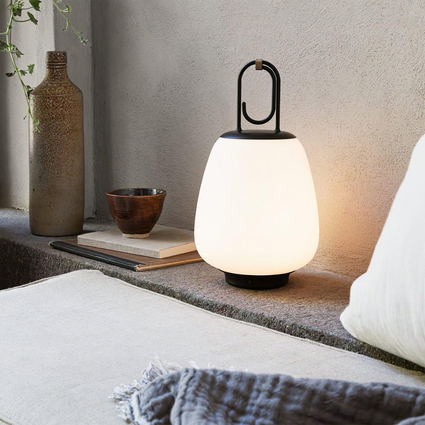 Portable Tischlampe mit USB-Aufladung – Elegantes skandinavisches Design und dimmbares Licht