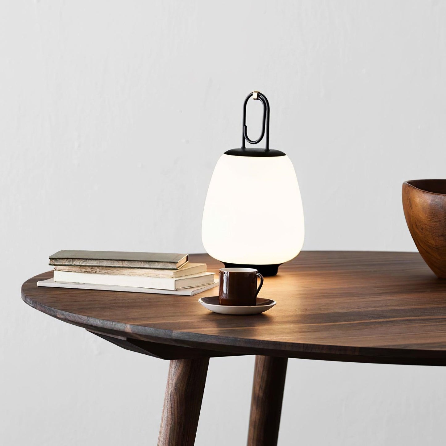 Portable Tischlampe mit USB-Aufladung – Elegantes skandinavisches Design und dimmbares Licht