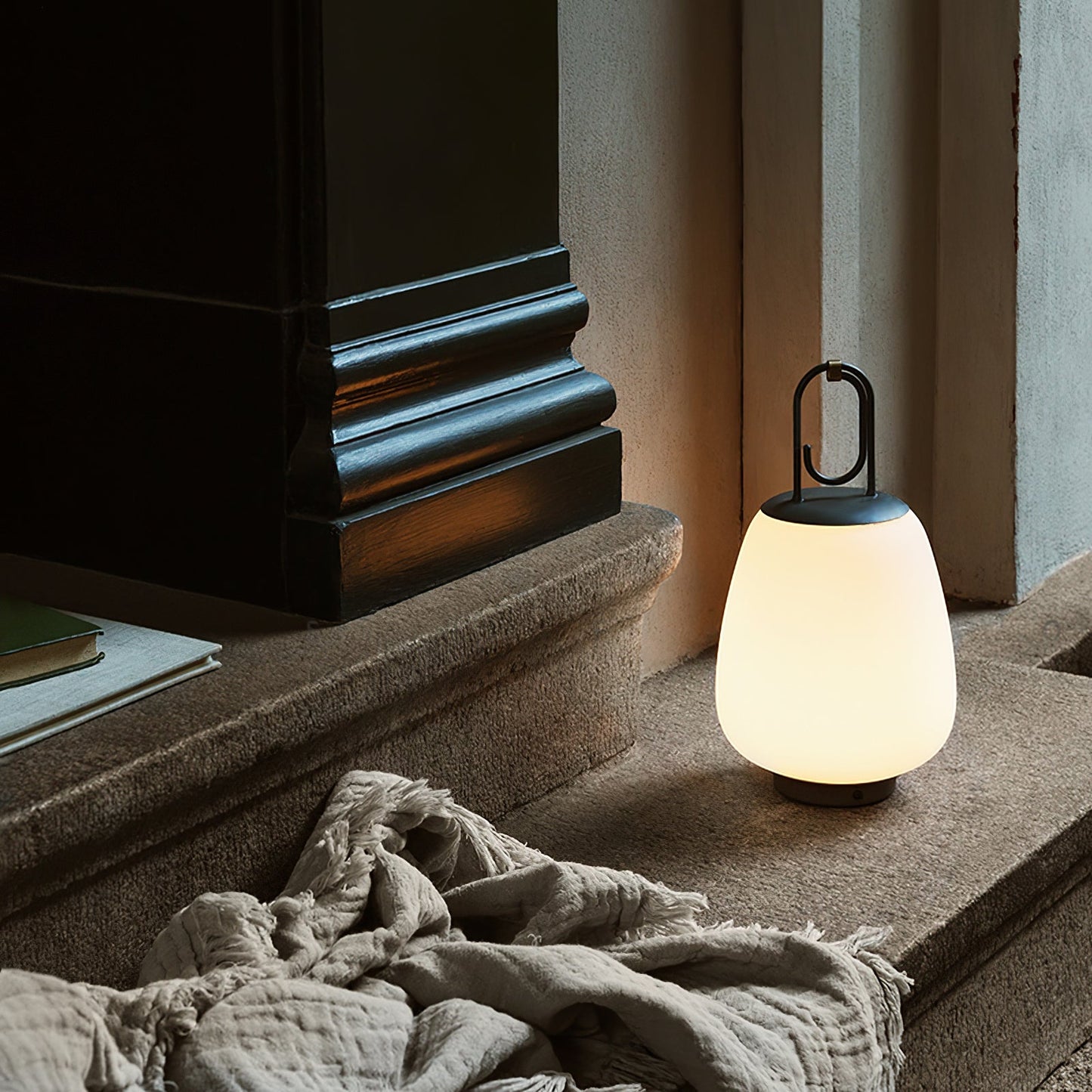 Portable Tischlampe mit USB-Aufladung – Elegantes skandinavisches Design und dimmbares Licht