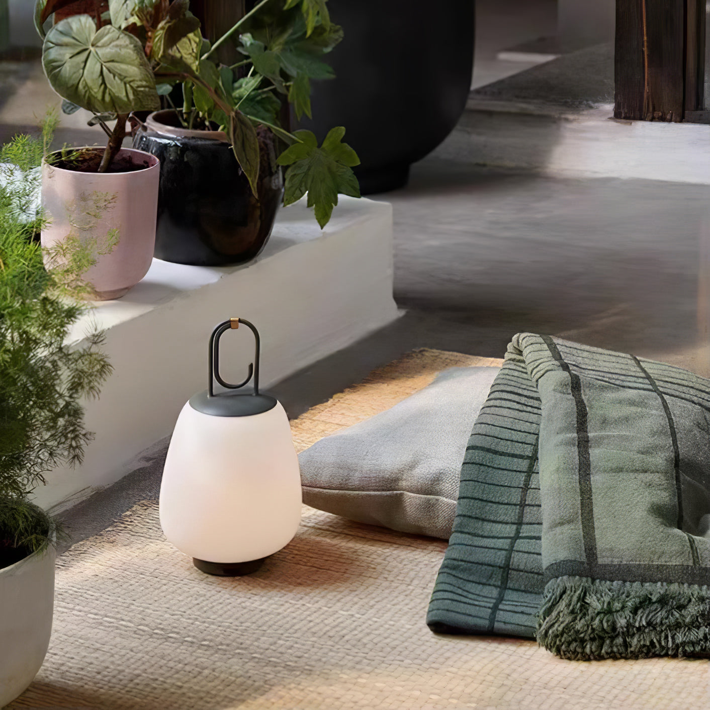 Portable Tischlampe mit USB-Aufladung – Elegantes skandinavisches Design und dimmbares Licht