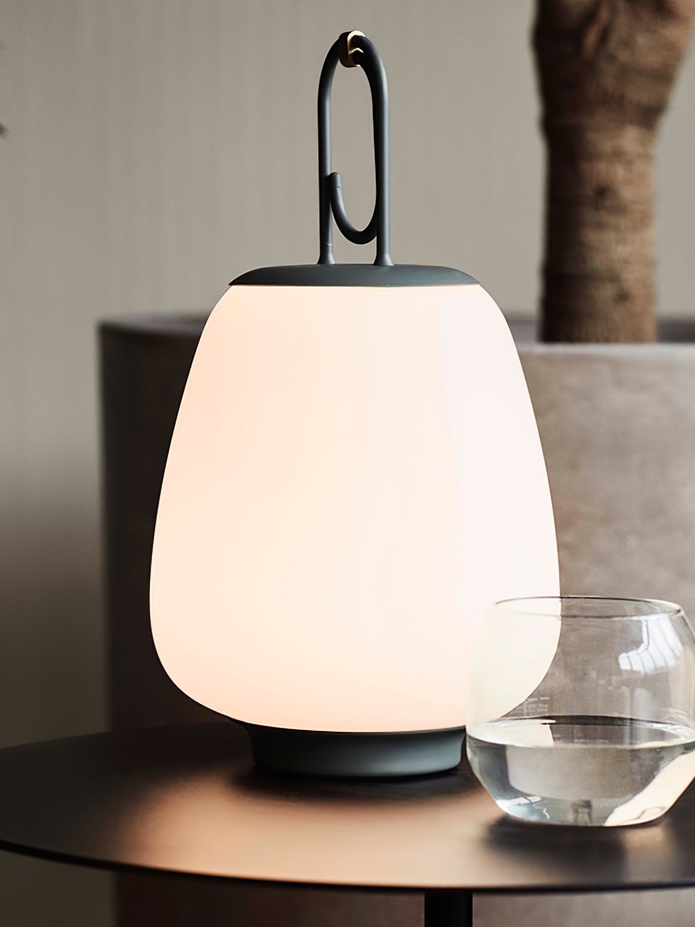 Portable Tischlampe mit USB-Aufladung – Elegantes skandinavisches Design und dimmbares Licht