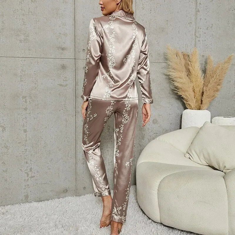 Elegantes Satin Pyjama Set mit Blumenmuster