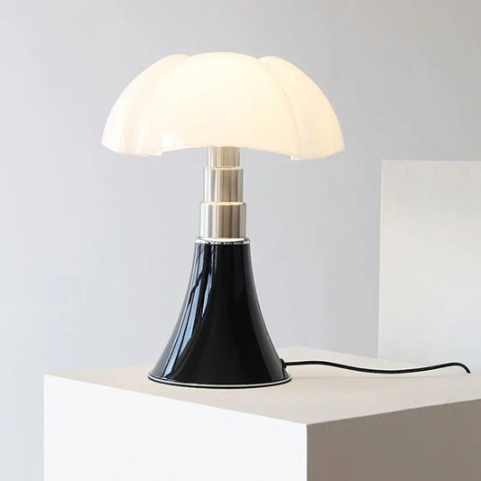 BloomSphere – Luxus Tischlampe mit raffiniertem Blumendesign