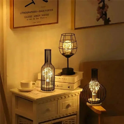 Retro LED Tischlampe – Augenfreundliche Beleuchtung für Schreibtisch oder Nachttisch, Klassisches Design, Energiesparend, Kompakte Größe