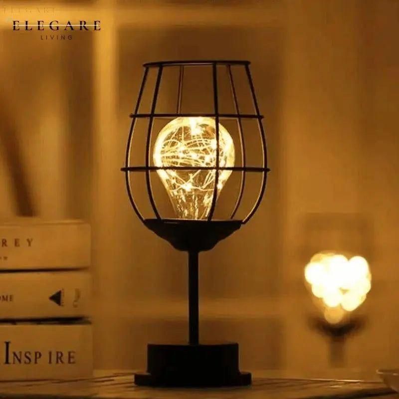Retro LED Tischlampe – Augenfreundliche Beleuchtung für Schreibtisch oder Nachttisch, Klassisches Design, Energiesparend, Kompakte Größe