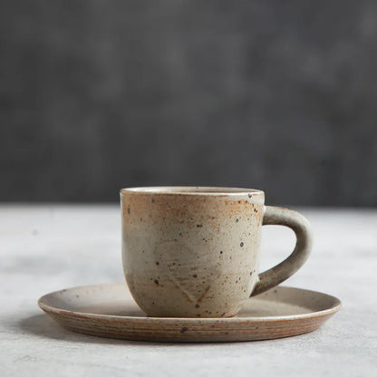 RusticCharm - Keramiktasse mit Untertasse im handbemalten Design