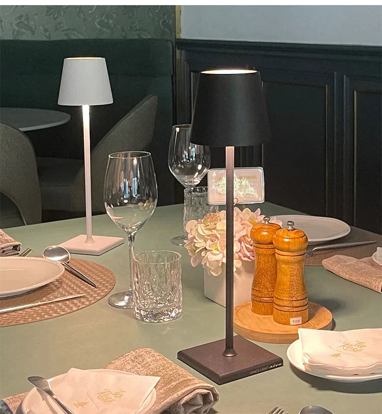 Kabellose Tischlampe Light – Mobil, dimmbar & perfekt für Wohnzimmer & Balkon