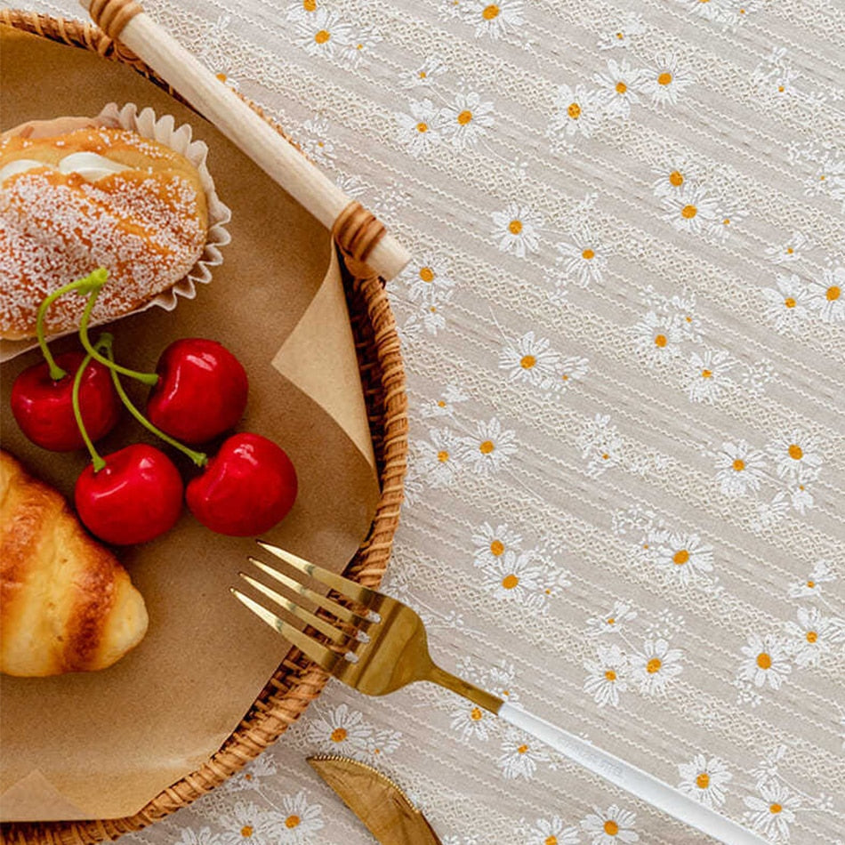 Oval Tischdecke | Florales Weiß & Goldene Gänseblümchen mit Quasten