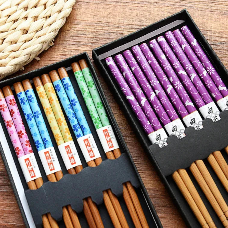 ZenBamboo – Luxuriöses 5-teiliges Bambus-Essstäbchen-Geschenkset mit kulturellen Mustern