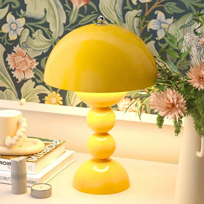 Dimmbare LED-Tischlampe mit Blumenknospen-Design und USB-Ladung | BloomLight