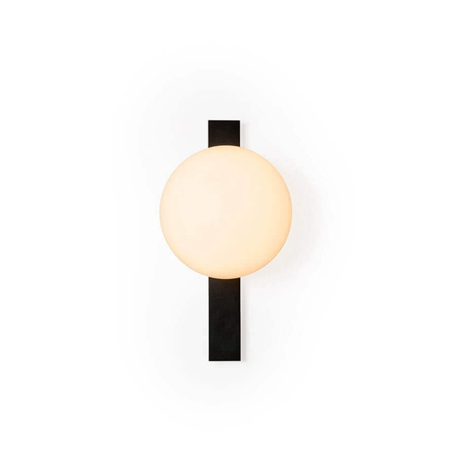 Minimalistische Nordic Wandlampe mit gefrostetem weißen Ball