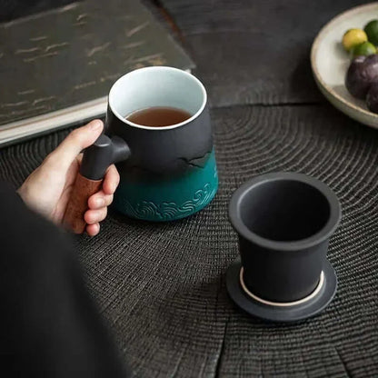 Vintage Kaffeetassen und -becher mit Infusor und Deckel