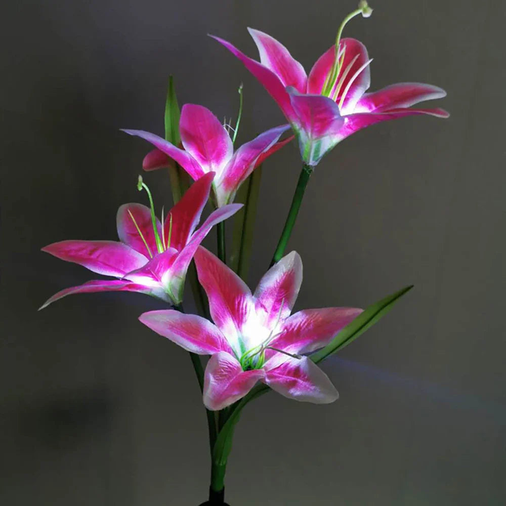 Solar LED Blumenleuchten in Lilienform – Farbwechselnde Gartenlichter mit Stab für Außenbereiche