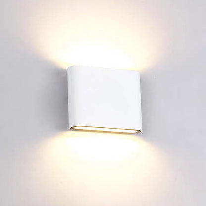 Wetterfeste Wandlampe Außen mit Sensor | GuardGlow
