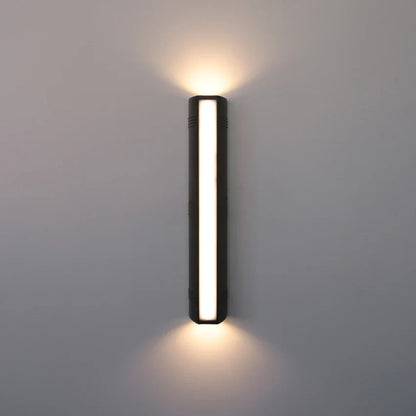 Royaleva Wasserfeste Außenwandlampe mit 3-seitiger LED-Beleuchtung