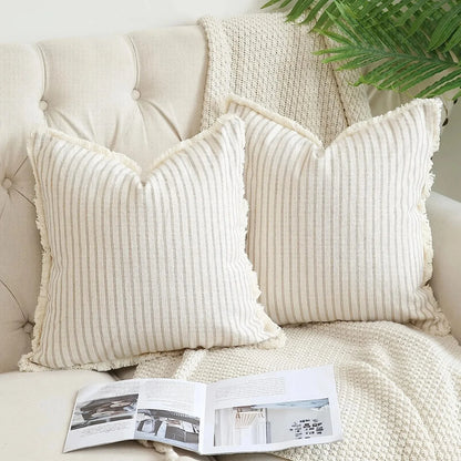 NordicLuxe – Jacquard-Kissenbezüge mit elegantem weißen Rüschen