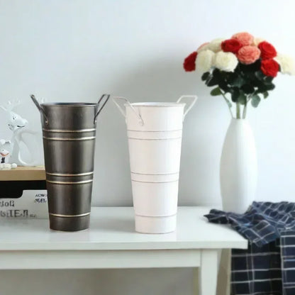 Retro Eisen-Blumeneimer mit Griffen – Dekorativer Metallblumentopf für Zuhause