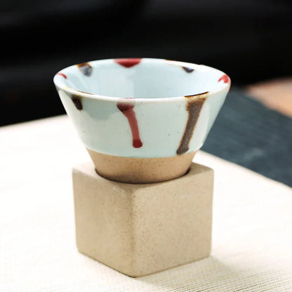 RetroBrew – Vintage Kegel-förmige Espresso-Tassen mit stylischem Halter