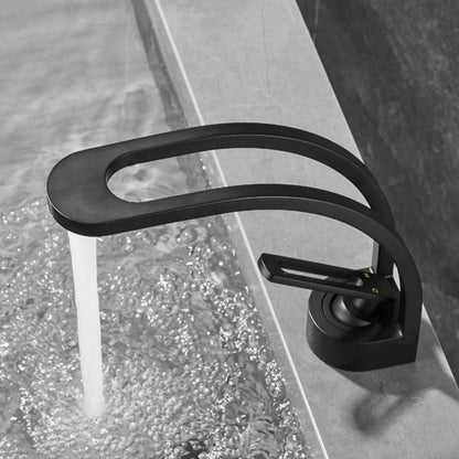 Gebogene Premium-Armatur fürs Bad – Innovatives Dual-Channel-System & edles Design