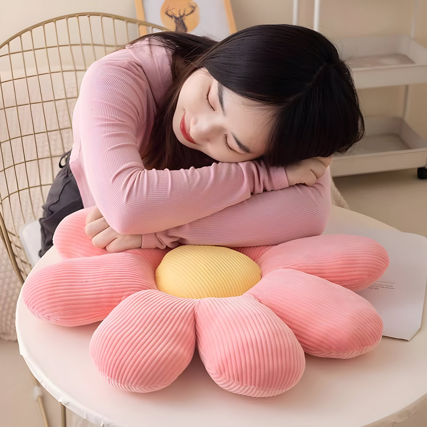 Garduru Cushion - Weiches Sechs Blütenblättern Kissen