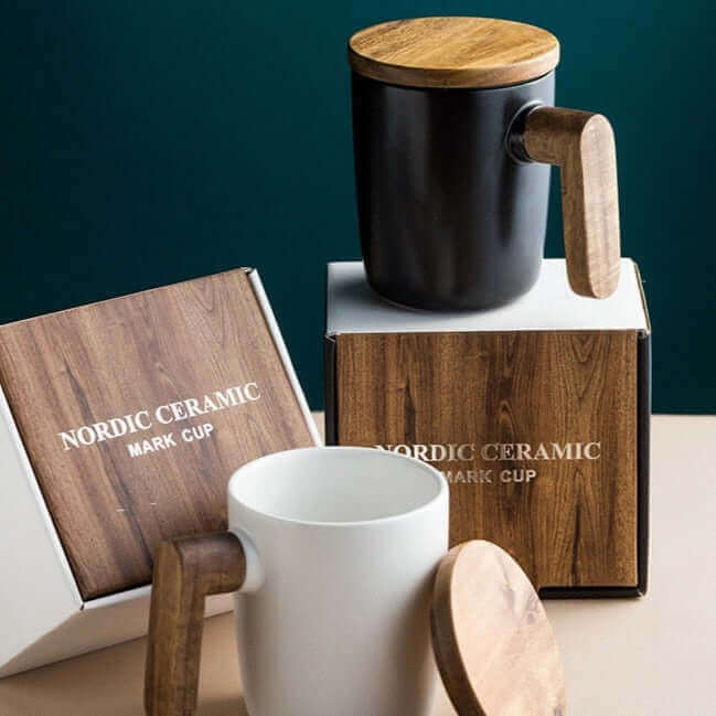 Tasse mit Holzgriff und Deckel (Geschenkbox)