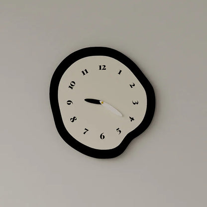 Garduru Skandinavische Wanduhr im Nordic Design