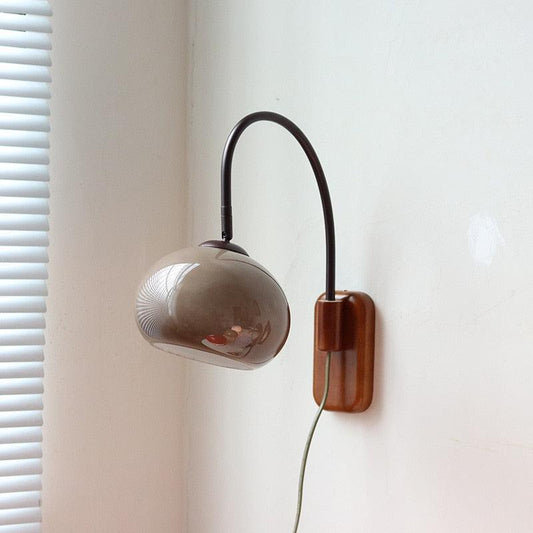 Retro-Steckdosen-Wandlampe aus Glas und Stein