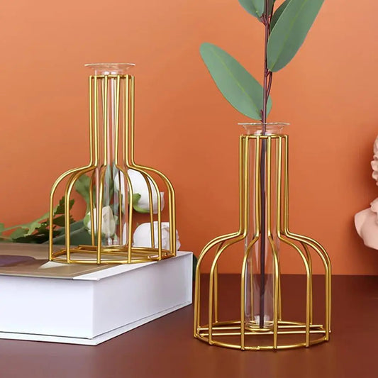 Garduru Goldene Vase | Metall-Käfig-Design | Elegante Dekoration | Perfekt für Zuhause & Büro | Zeitloses Wohnaccessoire