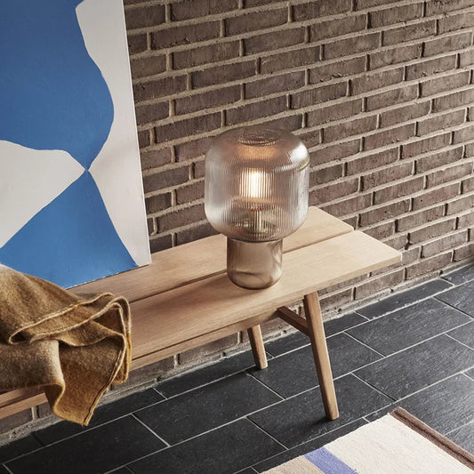 Elegante Tischlampe aus Glas mit LED E27 Lichtquelle