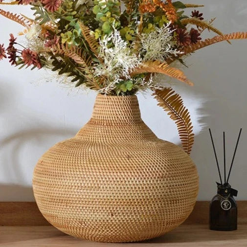 Garduru Rattan Vase | Handgefertigter Blumenkorb | Natürliche Dekoration | Stilvolles Design für Zuhause