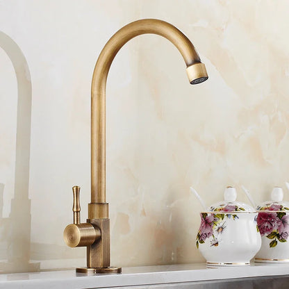 Garduru Faucet – Antiker Wasserhahn im Schwanhals-Design für Küche & Garten