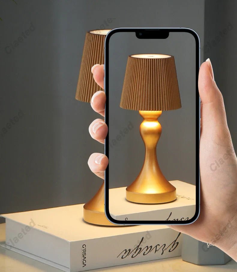 Wiederaufladbare weiße Tischlampe – Modernes Touch-Design für den Nachttisch