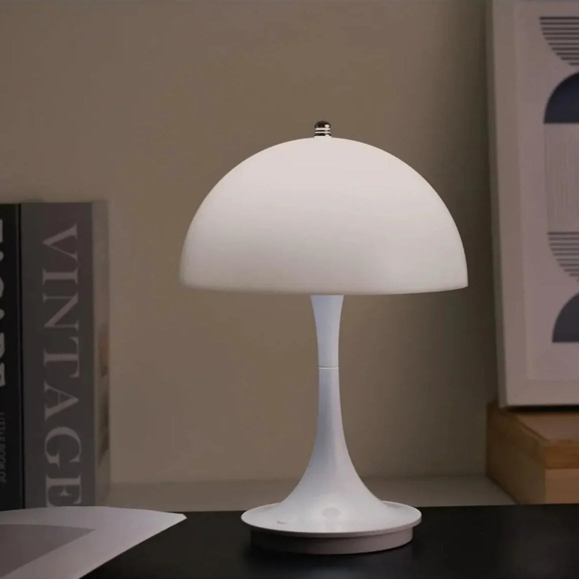 Bauhaus Mushroom Lampe – Wiederaufladbar, Elegant & Touch-Steuerung