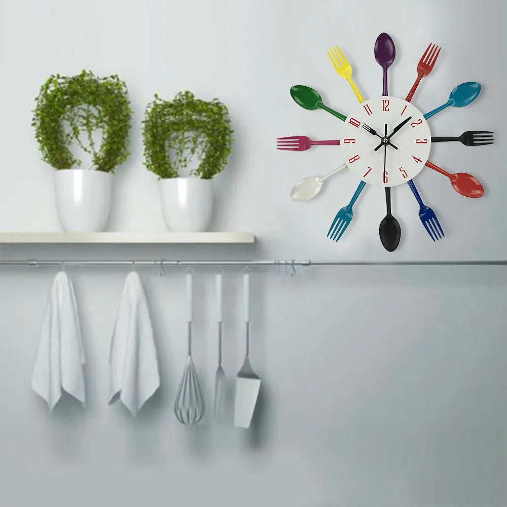 Mehrfarbiges Besteck Wanduhren Design