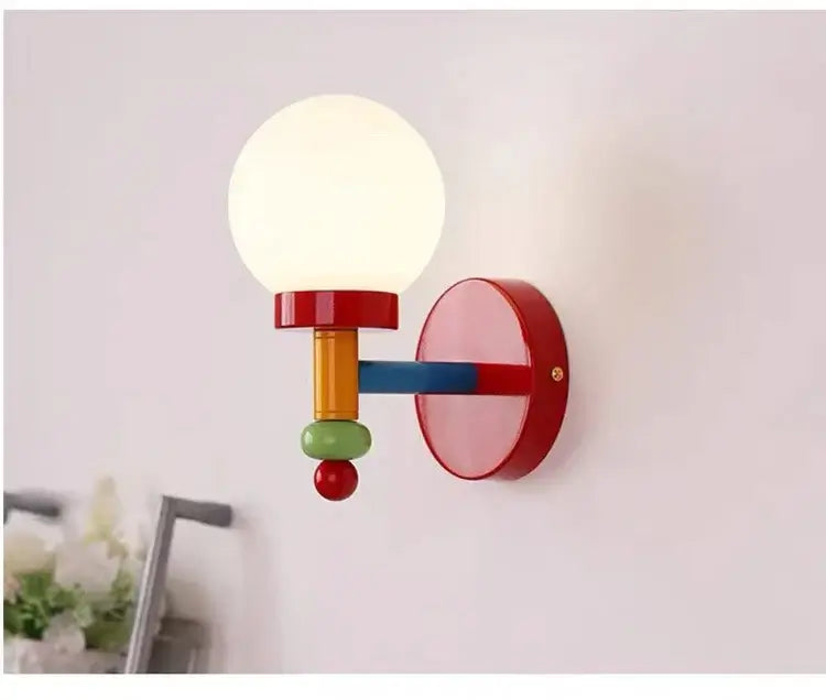 Lego ähnliche verspielte und bunte Wandlampe