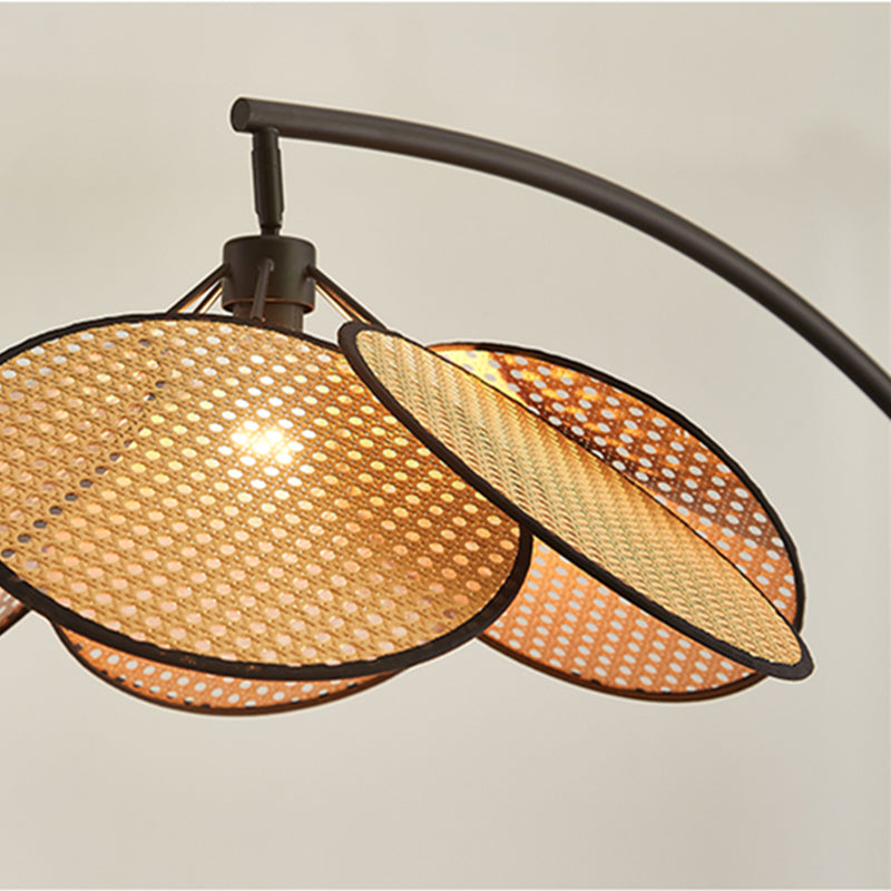 Garduru Rattan Wicker Stehlampe | Handgefertigtes Design | Natürliche Beleuchtung für Zuhause