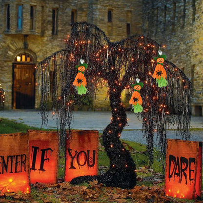 Spektrale Soiree: Halloween-Eleganz für drinnen und draußen.